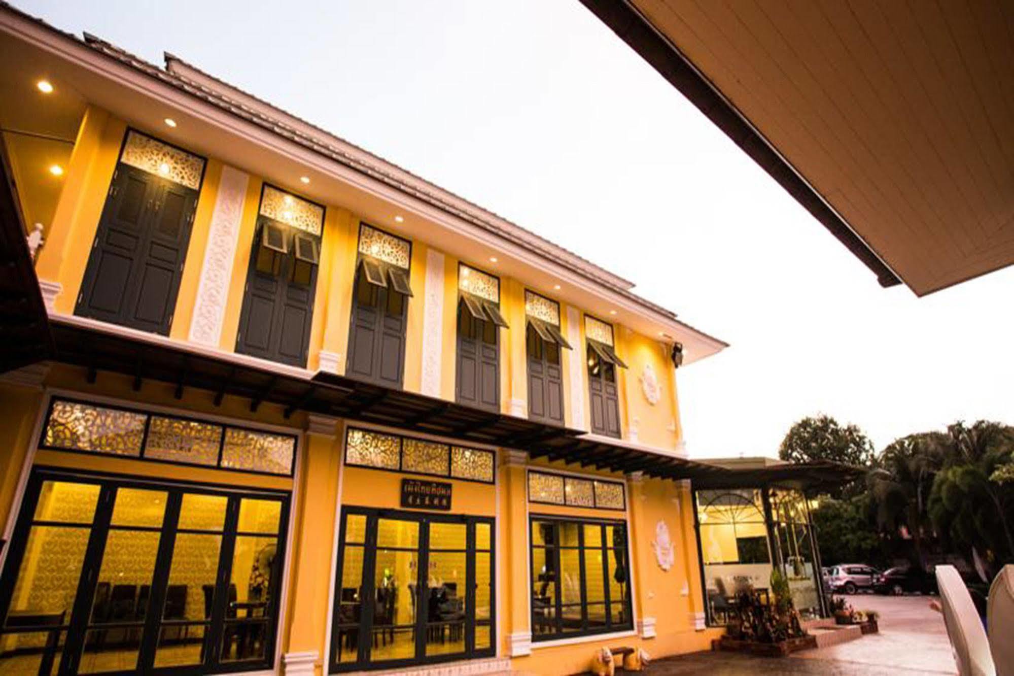 Madina Rayong Hotel Ngoại thất bức ảnh